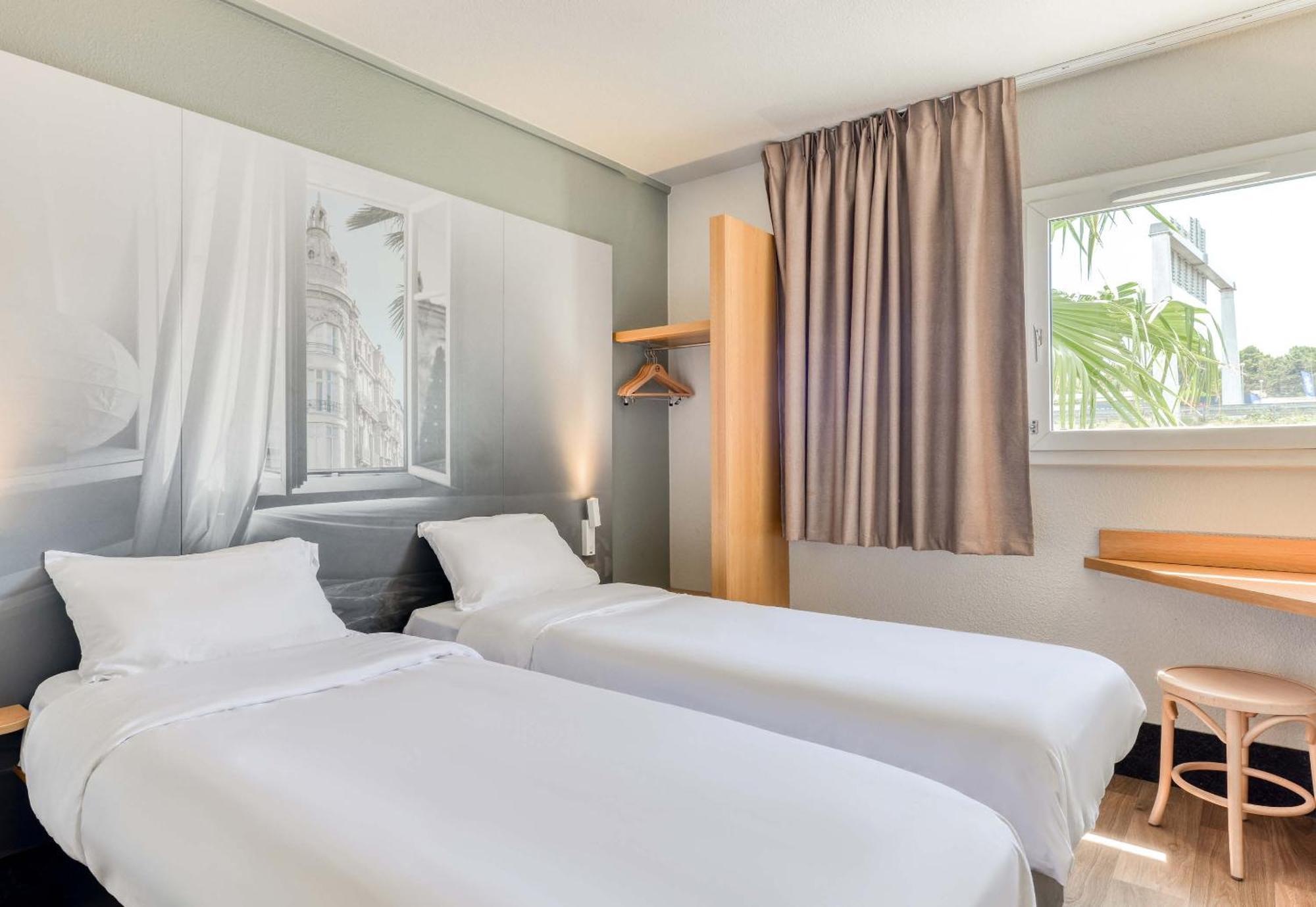 2 Hotel Narbona