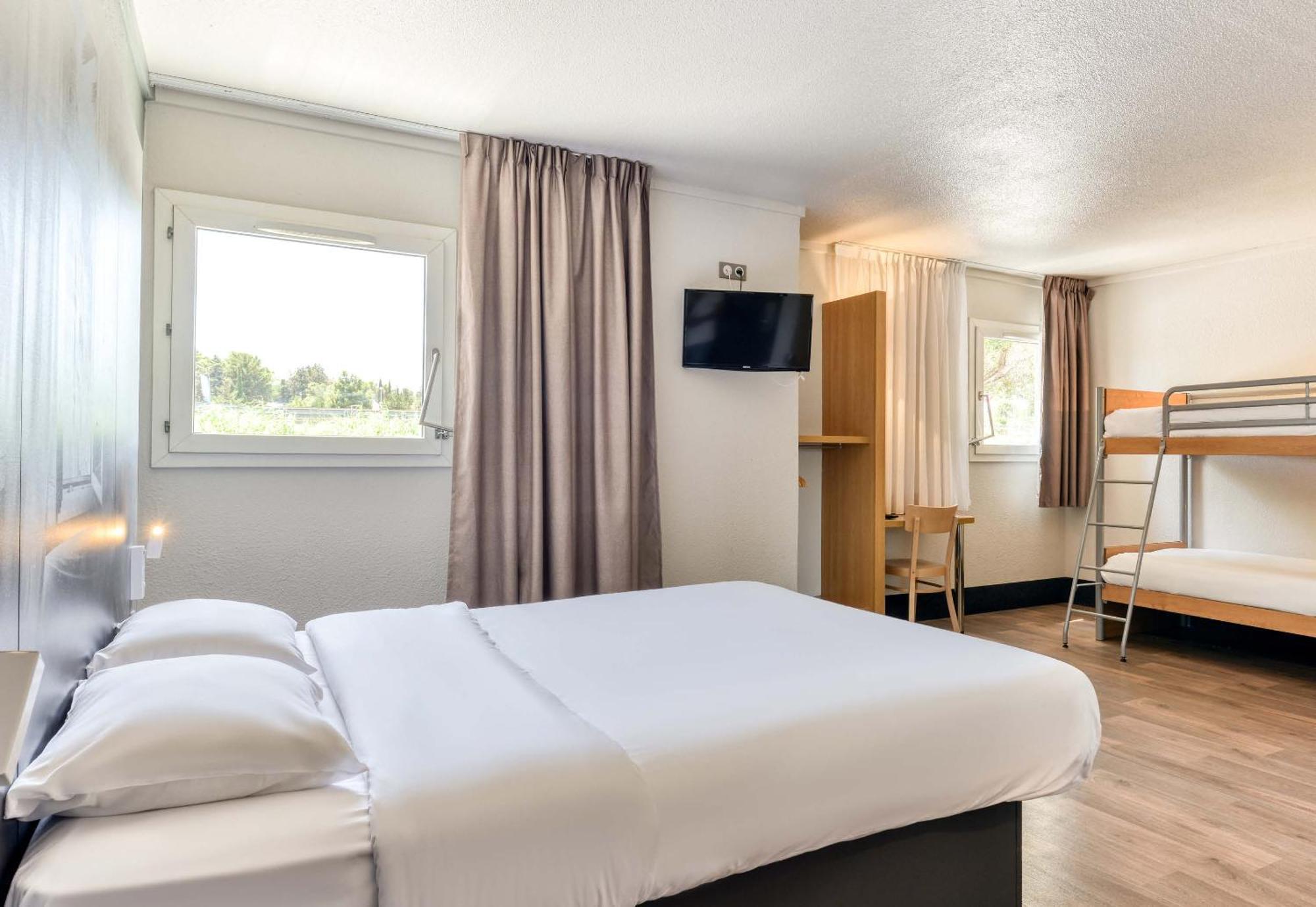 Hotel 2 2*